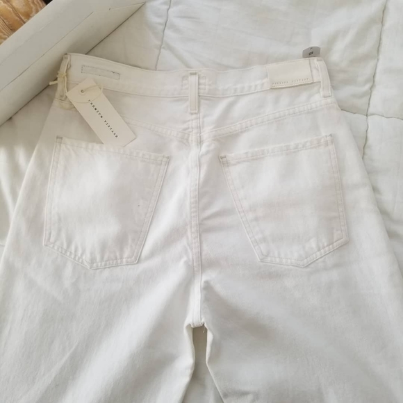 SOLD โ ๏ธ CITIZEN OF HUMANITY white jeans (aritzia) - Picture 5 of 7